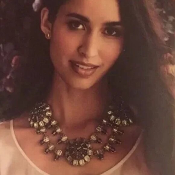 Stella & Dot Estate Bib Statement Necklace - Picture 3 of 16